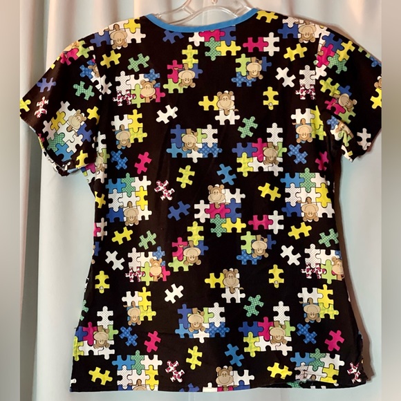 Nurse Scrub Top size XS Wink Scrubs Puzzle Monkey Autism Pediatric Hospital - Picture 4 of 4